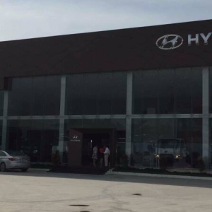 Showroom Hyundai Á Châu đạt chuẩn 3S
